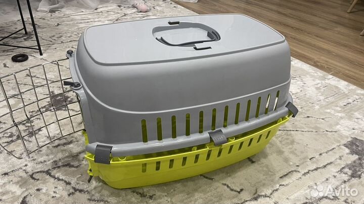 Переноска для кошек и собак пластиковая