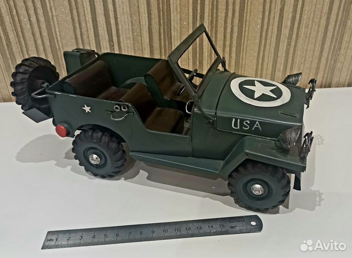 Коллекционная машина джип Виллис