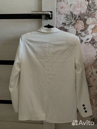 Пиджак женский 44