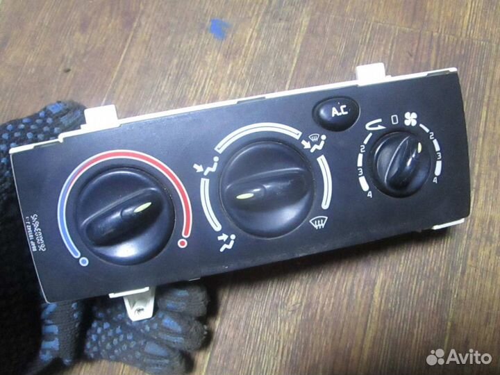 Блок управления отопителем Renault Megane