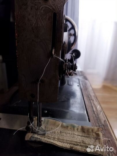 Швейная машина zinger