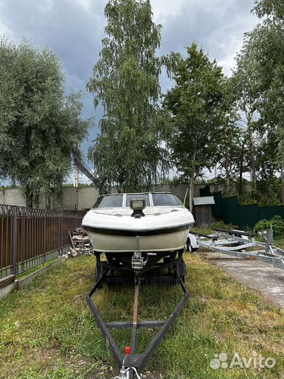 Катер Rinker Captiva 212
