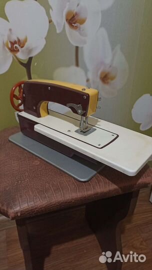 Детская швейная машинка СССР