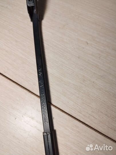 Поводок стеклоочистителя Renault Duster