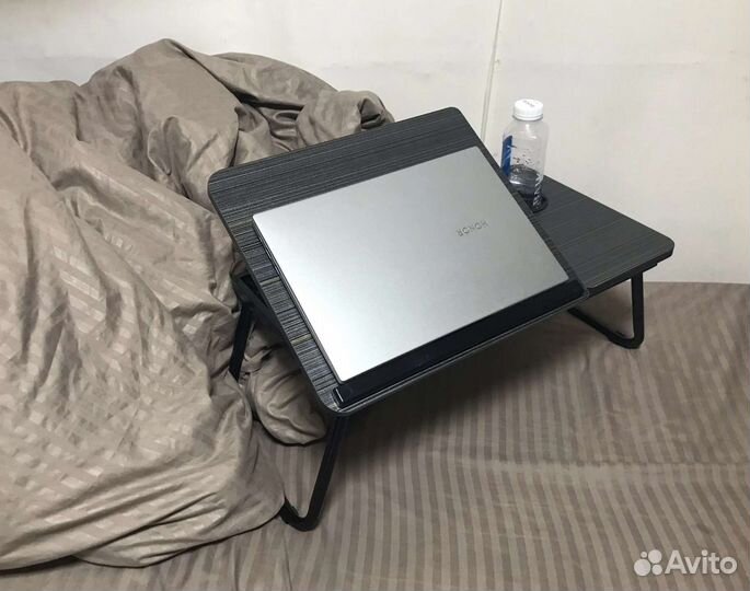 Столик для ноутбука в кровать