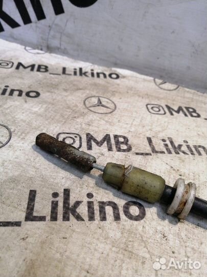 Трос стояночного тормоза Mercedes-Benz W212