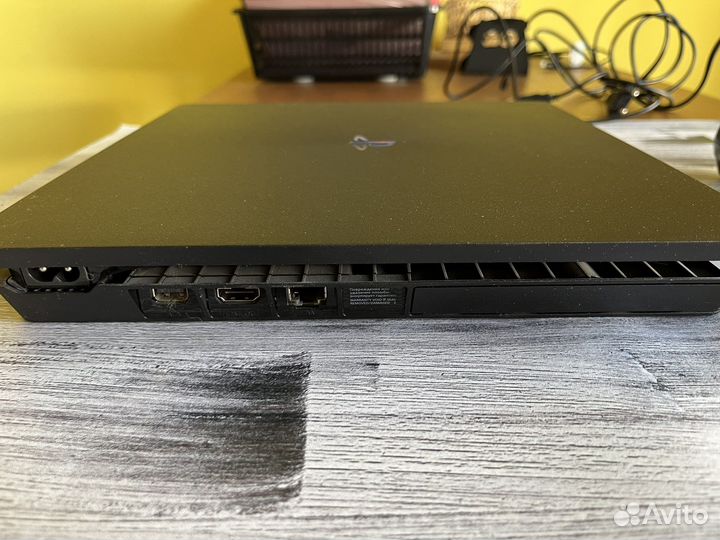 PlayStation 4 (PS4)