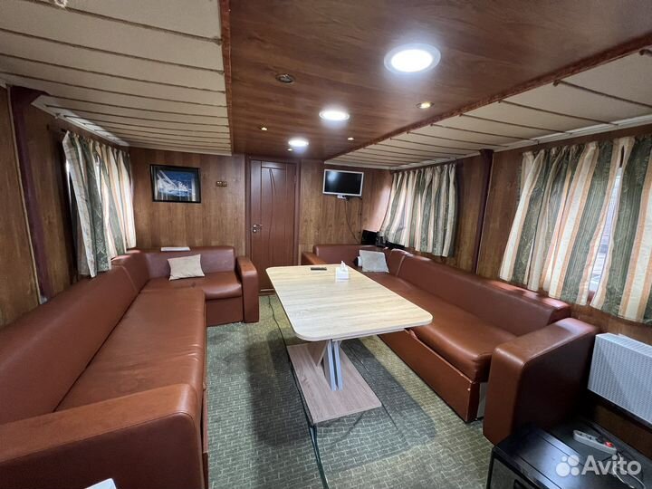 Корабль на воде