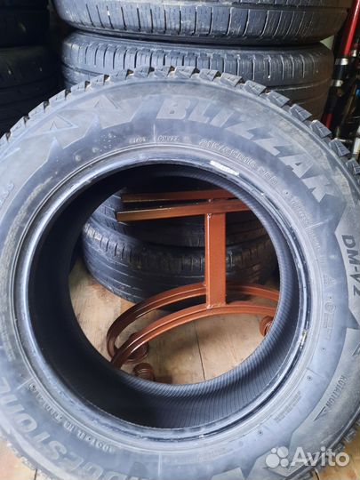 Bridgestone Blizzak DM-V2 215/65 R16 98S