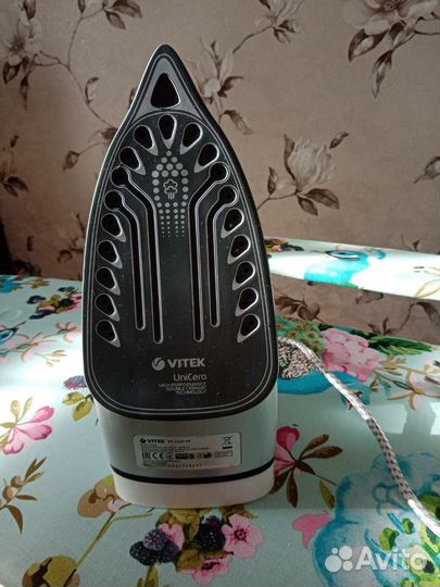 Утюг Vitek