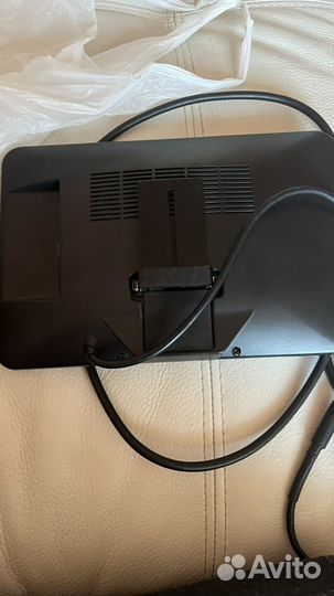 Монитор на подголовник 10