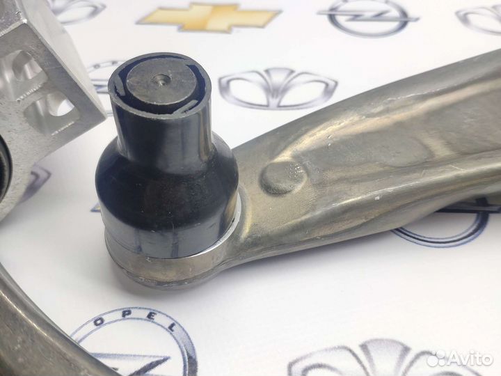 Рычаг подвески на Chevrolet Cruze/AstraJ