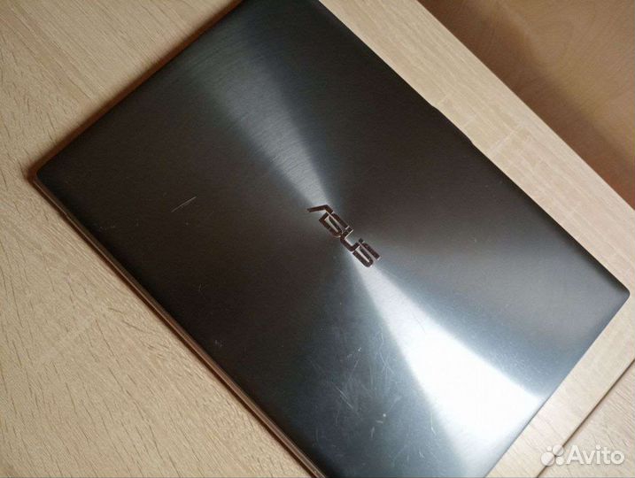 Ноутбук asus