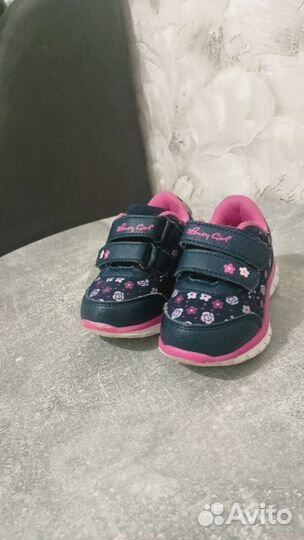 Кроссовки для девочки 20размер