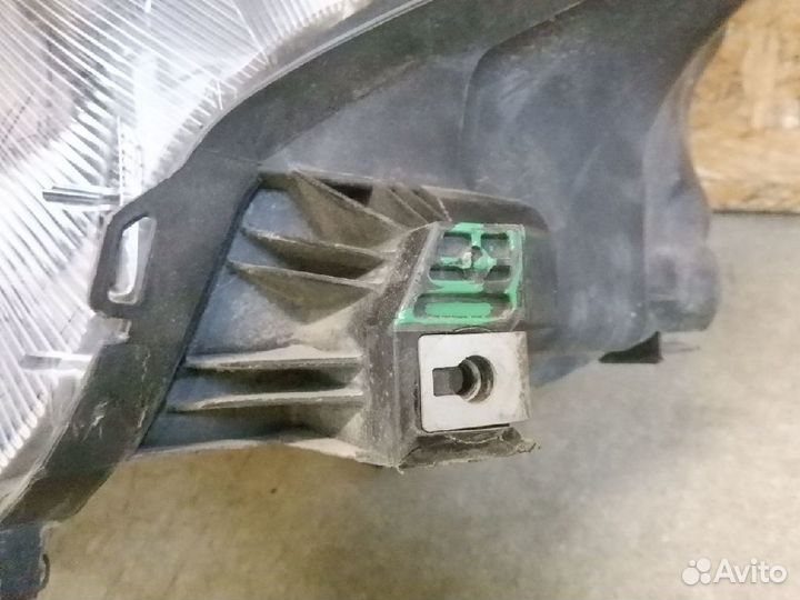 1201517 toyota RAV4 фара левая 2014