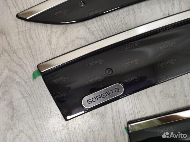 Дефлекторы окон Kia Sorento Prime с нержавейкой