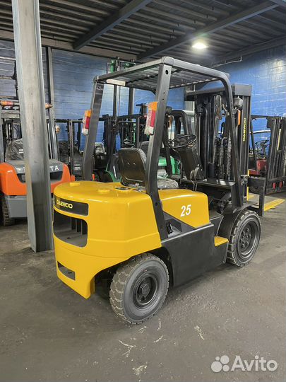 Вилочный погрузчик Daewoo D25s-2, 2004