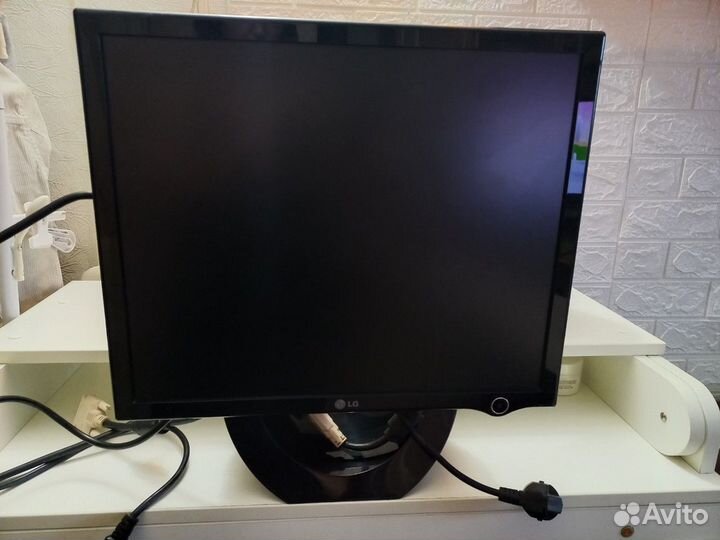Монитор LG