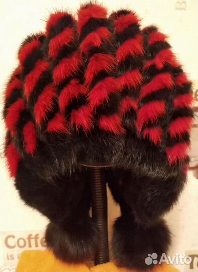 Шапка из кусочков норки на вязаной основе