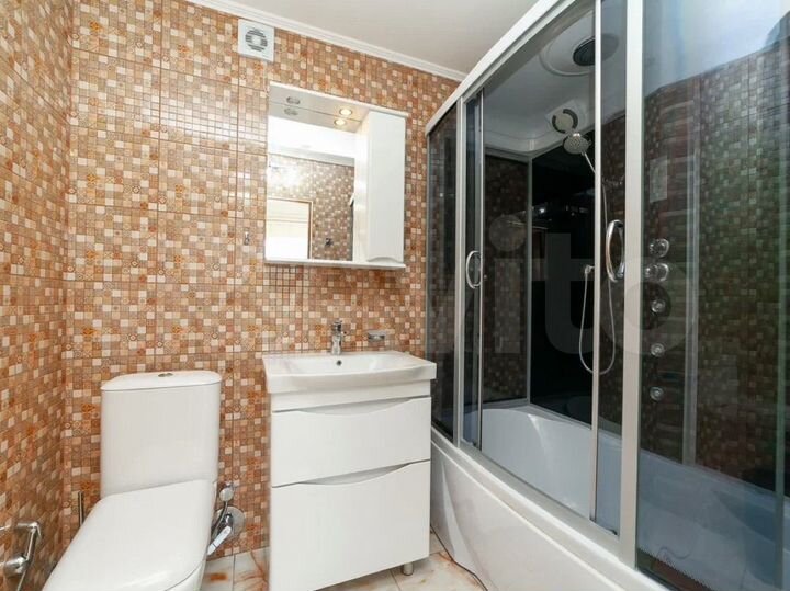 2-к. квартира, 80 м², 1/1 эт.