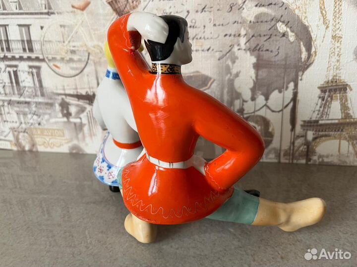 Фарфорова статуэтка «Русский перепляс» пзхк СССР