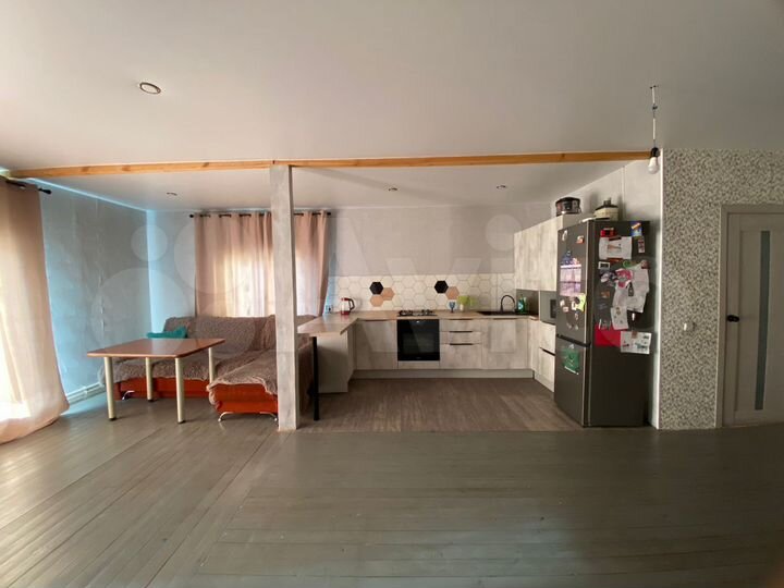 Дом 195 м² на участке 5,6 сот.