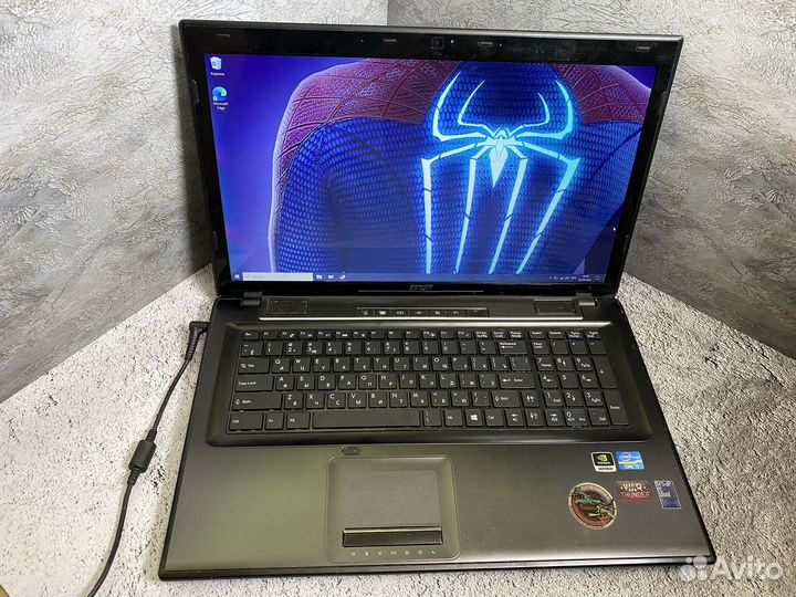 Большой ноутбук MSI 2 видеокарты/1000 gb/8 gb