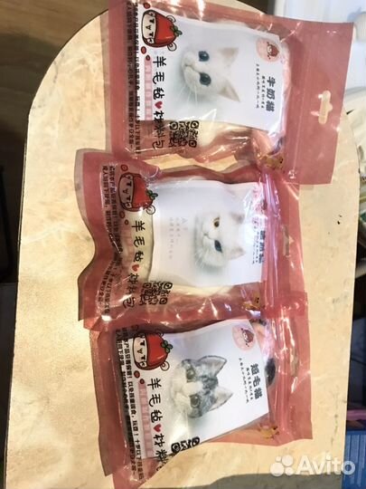 Войлочная брошь