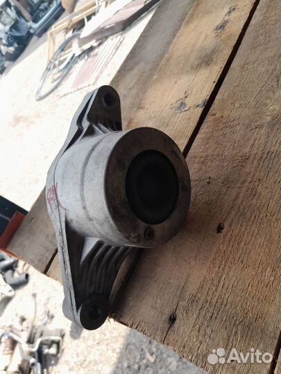 Подушка Двс Maserati Levante 3.0 Мазерати Гибли