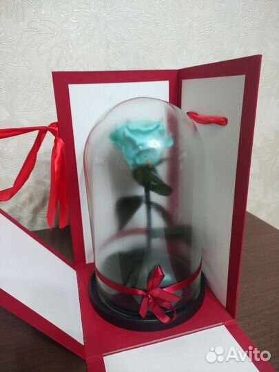 Роза в колбе голубая