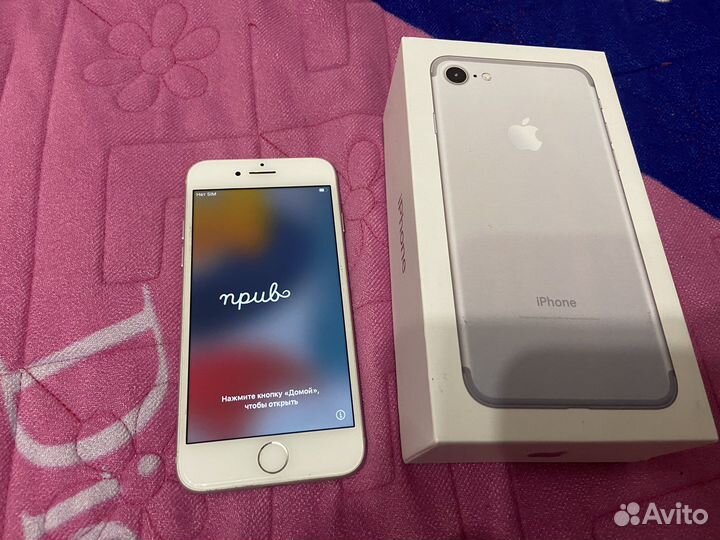 Телефон iPhone 7