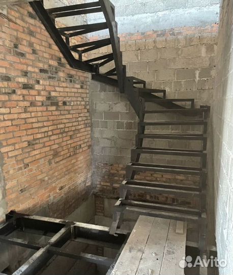 Лестница в частный дом. Металлокаркас
