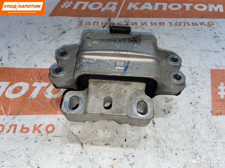 Подушка крепления двигателя левая Volkswagen Golf