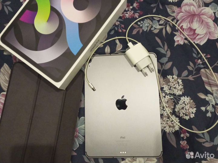 iPad air 4 64gb wifi+Cellular