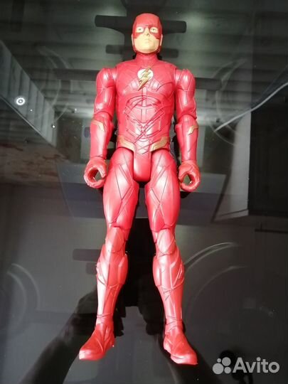 Фигурки Супермена и Флэша из Лиги Справедливости