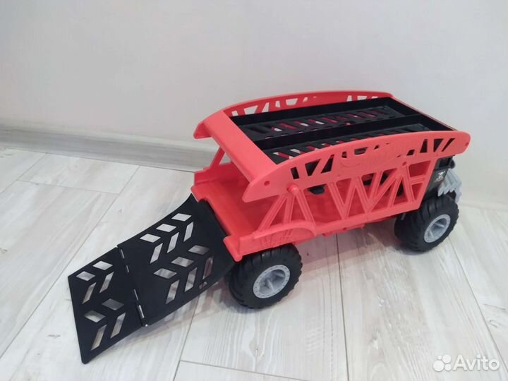 Hot wheels Тягач-перевозчик