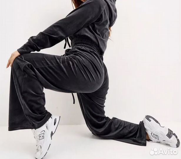 Костюм женский