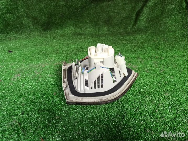 Задний фонарь правый Bmw E90