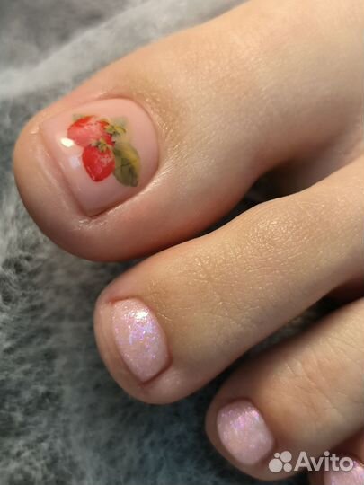 Маникюр и педикюр