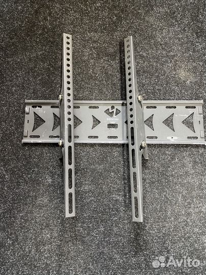 Настенный кронштейн для телевизора