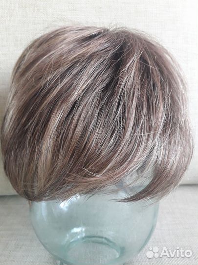 Парик из искусственных волос