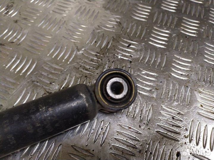 Стойка амортизатора задняя Volkswagen Passat B6