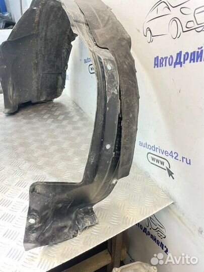 Подкрылок передний правый Toyota Corolla ZRE151L