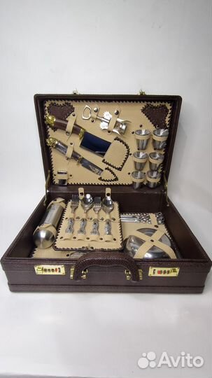 Подарочный набор шампуров в чемодане