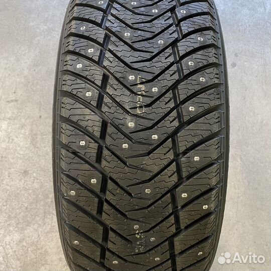 Yokohama IceGuard Stud IG65 295/40 R21 111T