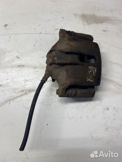 Суппорт тормозной передний правый Citroen Xsara