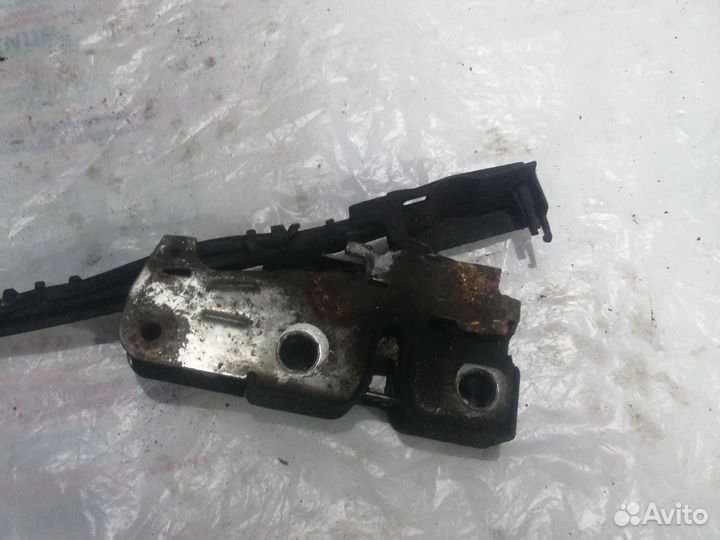 Замок капота Volkswagen Passat B6