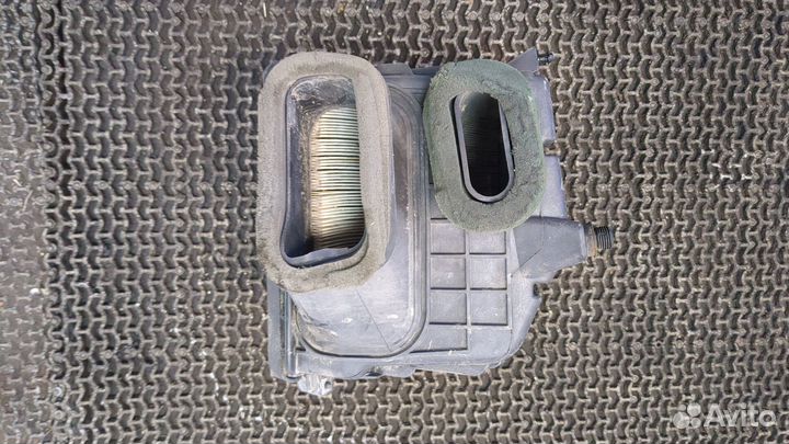 Корпус воздушного фильтра Chevrolet Tahoe, 2001