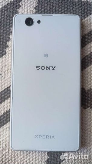 Смартфон Sony xperia z1 compact