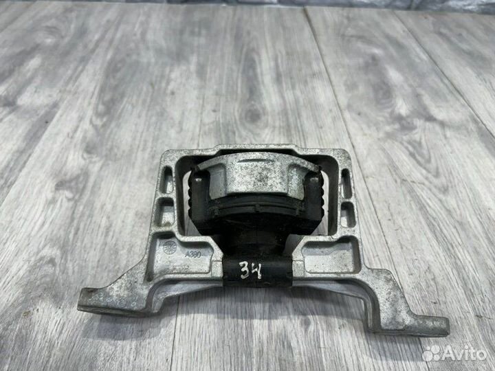 Опора двигателя правая Ford Focus 3 pnda 2012